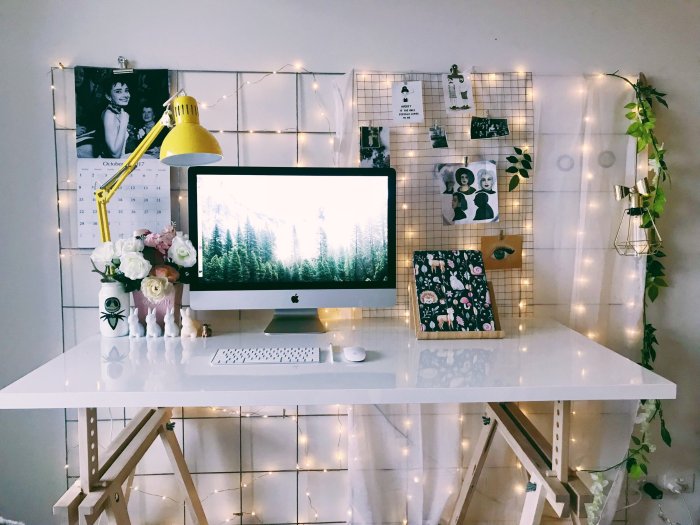 How to decorate bedroom with office desks