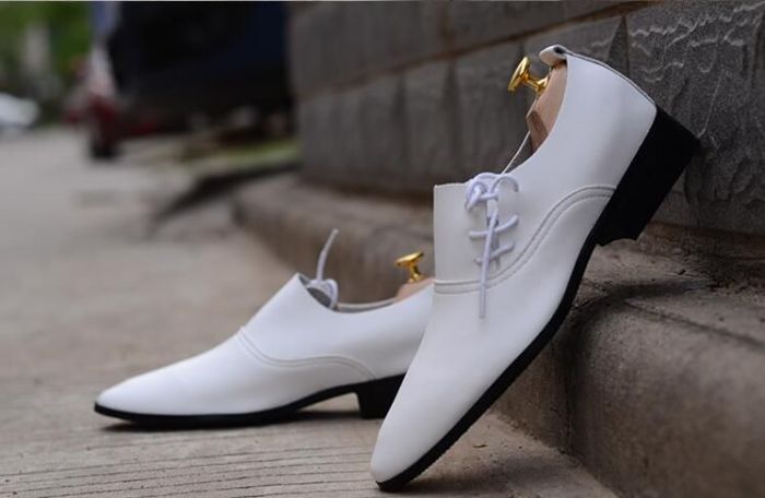 Mens white pointed toe dress shoes